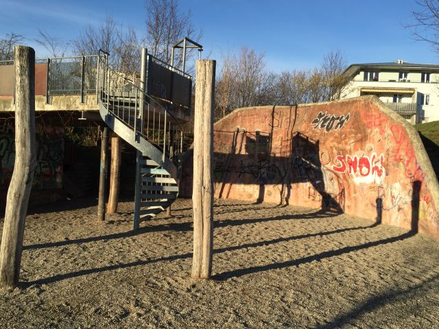 kletterwandspielplatz 8 20151222 1303943386