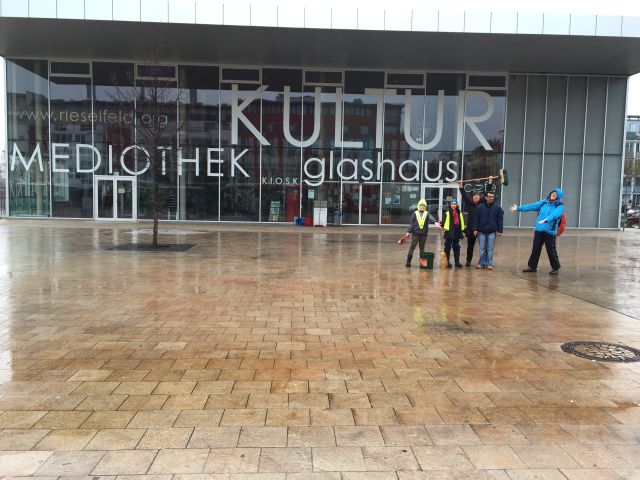 kinderreporter machen den maria von rudloff platz sauber 3 20160102 1980504354