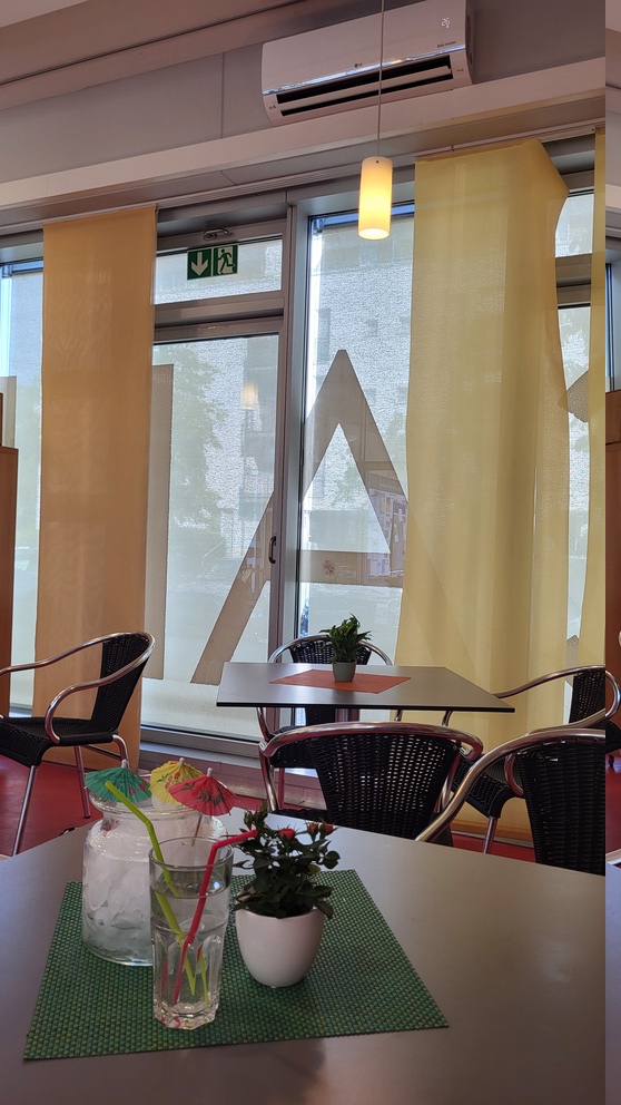 Cafe mit Klimaanlage