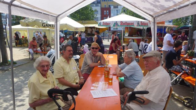 seniorentisch stadtteilfest rieselfeld 640