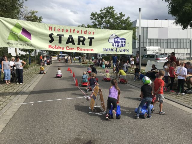 bobbycar rennen stadtteilfest rieselfeld 2017