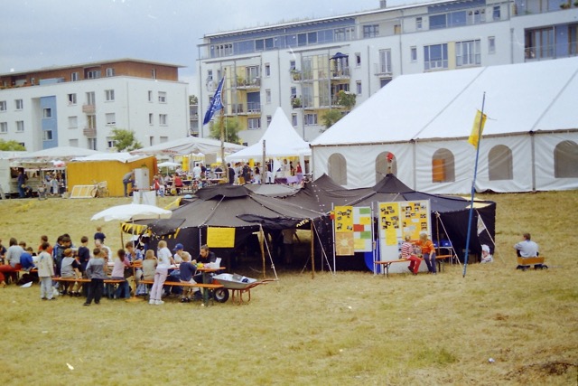 Mittel 2002 Fest auf dem Gesschwister Scholl Platz