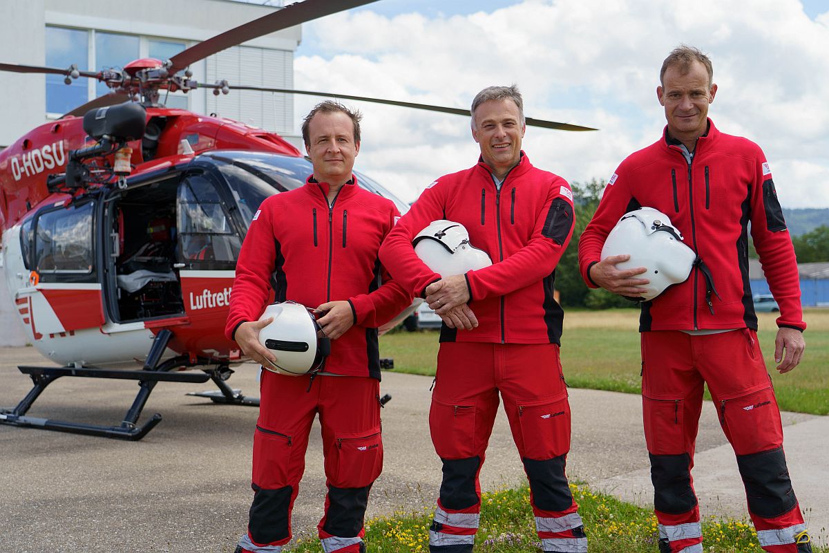 DRF Luftrettung Station Freiburg Christoph 54 Leitungscrew v.l. Notarzt Frank Lerch Pilot Oliver Barth Notfallsanitäter Ralf Mewes Quelle DRF Luftrettung 1200