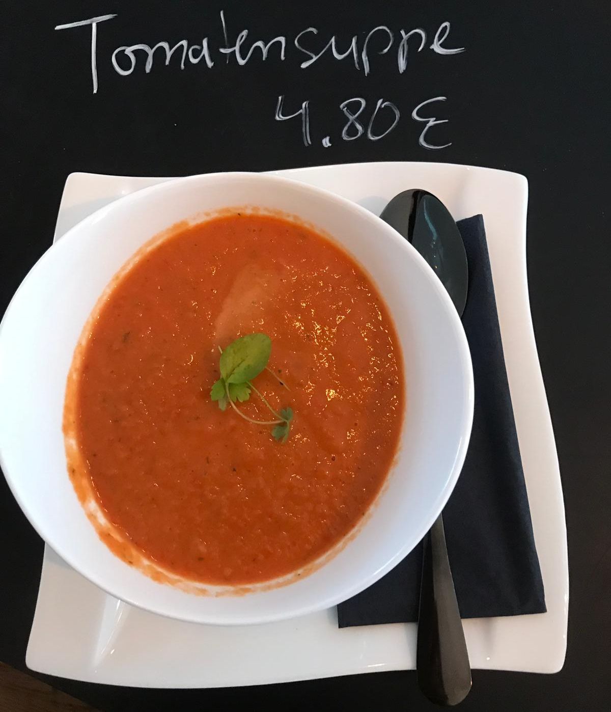 Tomatensuppe Mittagstisch Kaffeezeit