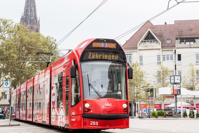 Ungewohntes Bild I: Die Stadtbahnlinie 3 am Europaplatz