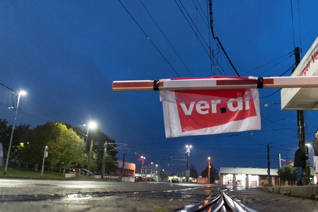 Verdiflagge an Zugang zum VAG-Zentrum