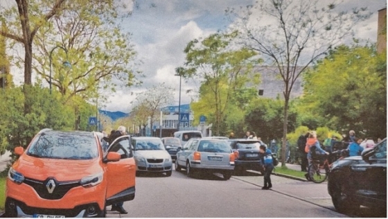 Fahrzeug-Chaos in der Willy-Brandt-Allee vor der Clara II