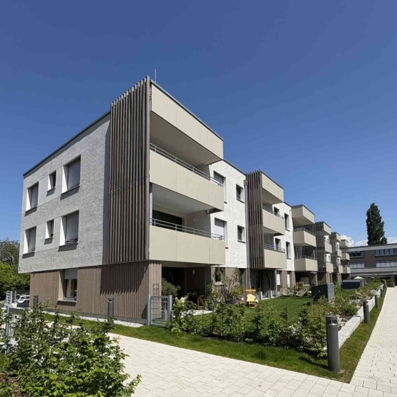 Gebäude mit Stockwerken